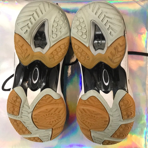 MIZUNO Wave Hurricane 3 Volleyball Shoes - Picture 6 of 8